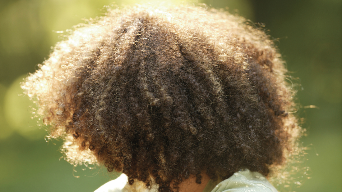 Les 5 erreurs qui abîment vos cheveux sans que vous le sachiez